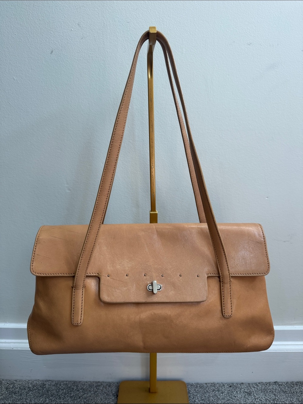 Monsac Original Vintage Leather Turn Lock Shoulder Bag | Camel Tan